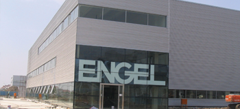 截止3月31日的2014/15财年,总部位于奥地利施韦特贝格的注塑机制造商和系统专家恩格尔实现了超过10亿欧元的全球总收入,创造了全新的收入记录。