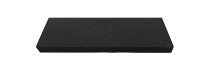 伊利诺伊州阿尔贡国家实验室的Seth Darling及其同事研发出一种新材料,这种材料不仅对溢油拥有超强的吸附能力,还可以挤出再利用溢油,减少废弃物。