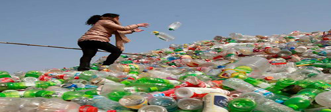 我们都知道:再生行业门槛低、规模小,生产不规范现象比比皆是,造成了二次污染,但我们不可否认的是,再生行业对我国推广循环经济和节能减排有重大意义。随着对再生业环保整顿力度不断升级,很多人在猜测再生塑料产业要被取缔。